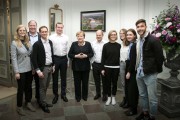 Gruppenfoto zur Vorstellung der Tech4Germany Ergebnisse vor dem Bundeskabinett im November 2019