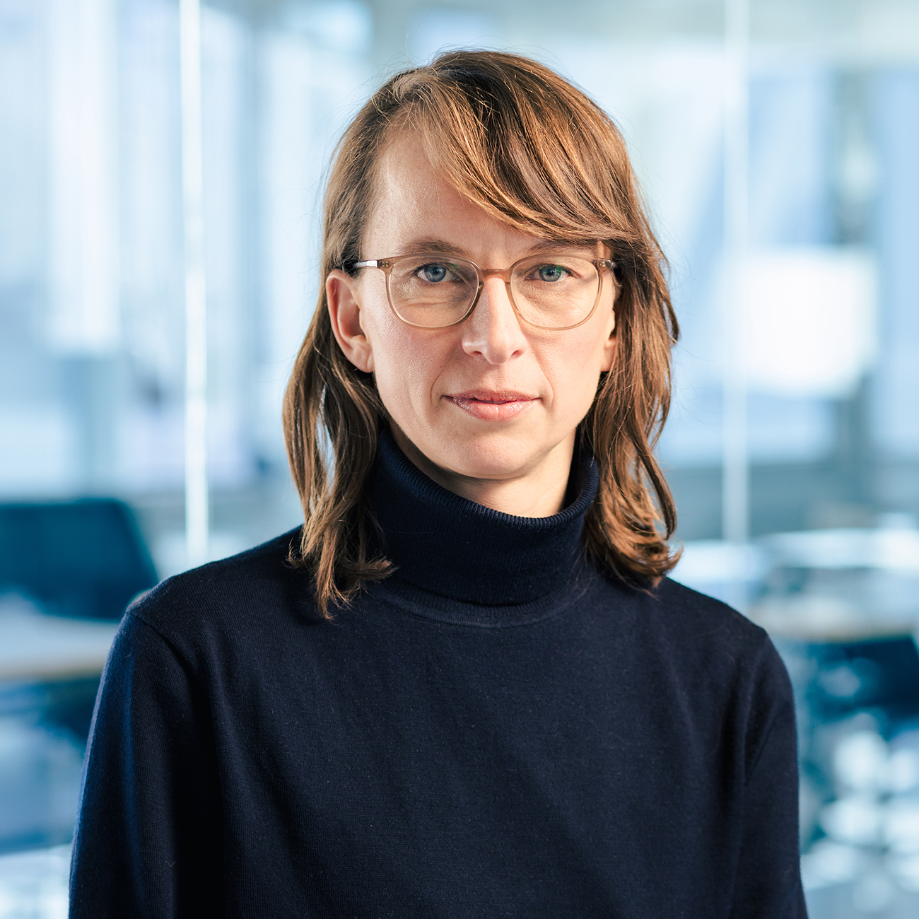 Portrait picture of Stephanie Kaiser, CPO at DigitalService